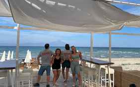 Action! Die Beach-Bar ist Treffpunkt für das vamos Jugendprogramm